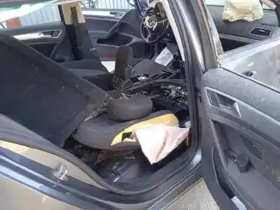 Véhicule à la ferraille volkswagen golf vii lim. (bq1) last edition bmt/start-stopp de l'année 2020 alimenté dgte