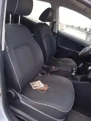 Sloopvoertuig kia venga drive van het jaar 2011 aangedreven d4fc