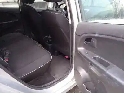 Sloopvoertuig kia venga drive van het jaar 2011 aangedreven d4fc