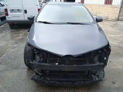 Sloopvoertuig TOYOTA AURIS 1.8 16V (Híbrido) van het jaar 2015 aangedreven 2ZR