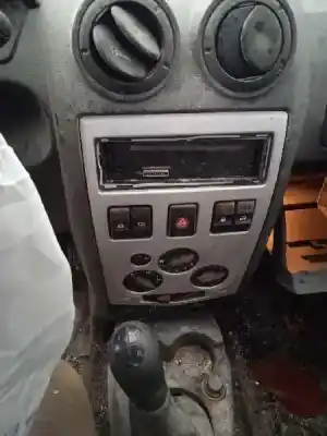 Veículo de Sucata dacia logan básico do ano 2007 alimentado k7j710