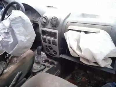 Veículo de Sucata dacia logan básico do ano 2007 alimentado k7j710