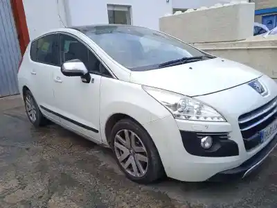Sloopvoertuig peugeot 3008 hybrid4 van het jaar 2012 aangedreven rh02