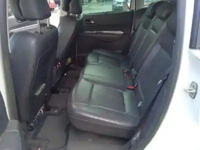 Sloopvoertuig peugeot 3008 hybrid4 van het jaar 2012 aangedreven rh02