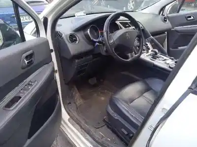 Sloopvoertuig peugeot 3008 hybrid4 van het jaar 2012 aangedreven rh02