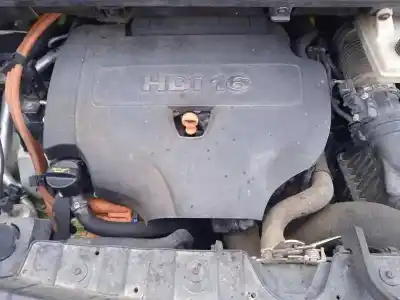 Sloopvoertuig peugeot 3008 hybrid4 van het jaar 2012 aangedreven rh02