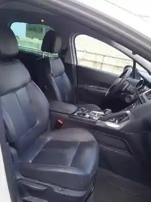 Sloopvoertuig peugeot 3008 hybrid4 van het jaar 2012 aangedreven rh02