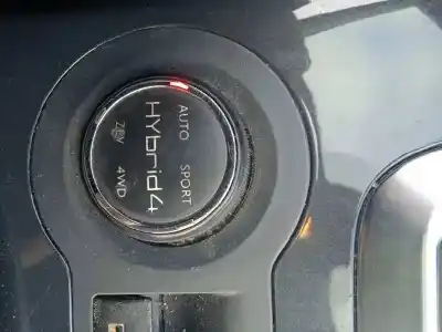 Sloopvoertuig peugeot 3008 hybrid4 van het jaar 2012 aangedreven rh02