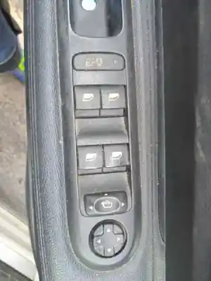 Sloopvoertuig peugeot 3008 hybrid4 van het jaar 2012 aangedreven rh02