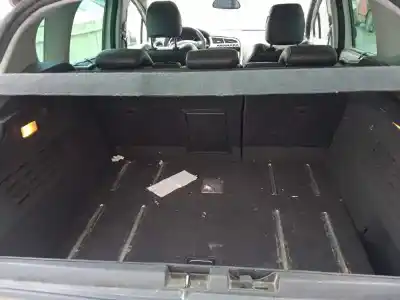 Sloopvoertuig peugeot 3008 hybrid4 van het jaar 2012 aangedreven rh02