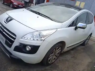 Sloopvoertuig peugeot 3008 hybrid4 van het jaar 2012 aangedreven rh02