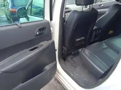 Sloopvoertuig peugeot 3008 hybrid4 van het jaar 2012 aangedreven rh02