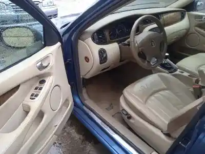 Здавання транспортного засобу jaguar x-type i (x400) 2.5 v6 a las 4 ruedas року 2003 потужний xb