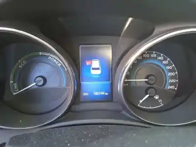 Veículo de Sucata toyota auris (_e18_) 1.8 hybrid (zwe186_) do ano 2017 alimentado 2zr