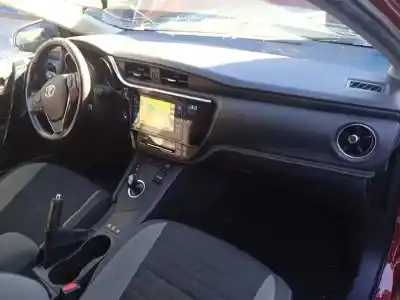 Veículo de Sucata toyota auris (_e18_) 1.8 hybrid (zwe186_) do ano 2017 alimentado 2zr