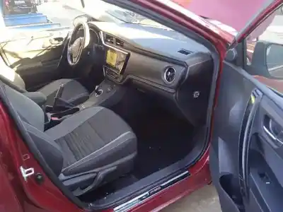 Veículo de Sucata toyota auris (_e18_) 1.8 hybrid (zwe186_) do ano 2017 alimentado 2zr