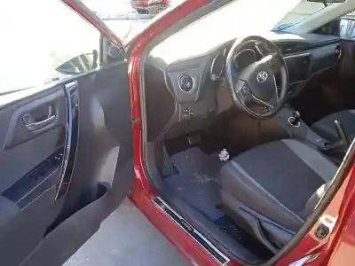 Veículo de Sucata toyota auris (_e18_) 1.8 hybrid (zwe186_) do ano 2017 alimentado 2zr