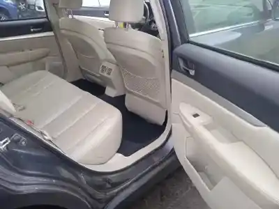 Sloopvoertuig subaru legacy kombi/outback b14 2.5 cat van het jaar 2010 aangedreven ej25