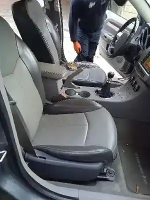 Veículo de Sucata chrysler sebring berlina 2.0 crd limited do ano 2007 alimentado byl