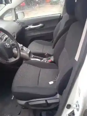 Scrapping Vehicle toyota auris hybrid active of the year 2011 powered 2zr