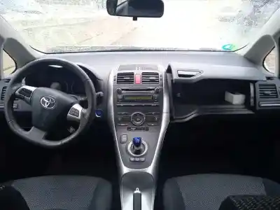 Scrapping Vehicle toyota auris hybrid active of the year 2011 powered 2zr