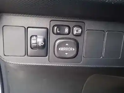 Scrapping Vehicle toyota auris hybrid active of the year 2011 powered 2zr