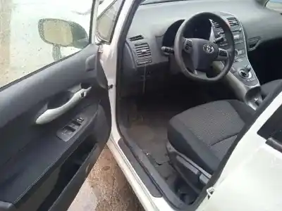 Scrapping Vehicle toyota auris hybrid active of the year 2011 powered 2zr