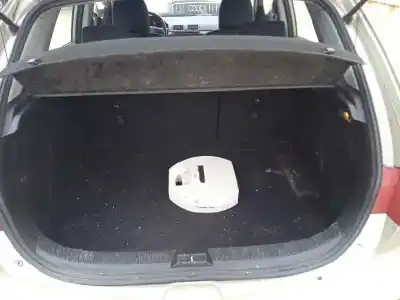 Veículo de Sucata mazda 3 sedán (bk) 1.6 (bk12) do ano 2004 alimentado z6