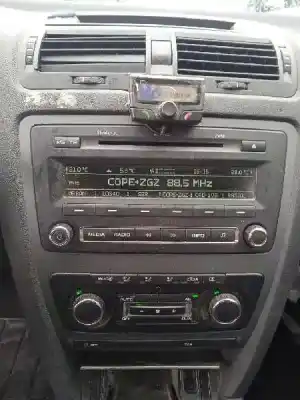 Veículo de Sucata skoda octavia berlina (1z3) trend do ano 2012 alimentado chga