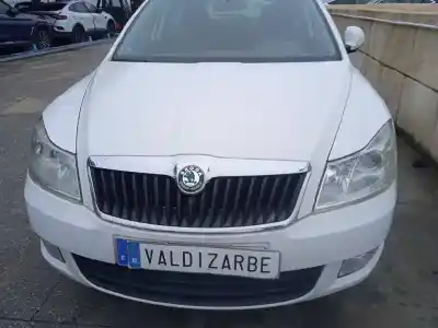 Veículo de Sucata skoda octavia berlina (1z3) trend do ano 2012 alimentado chga