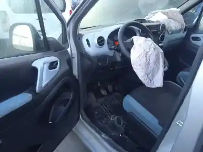 Vehicul casat citroen berlingo station wagon seduction al anului 2013 alimentat 9h06