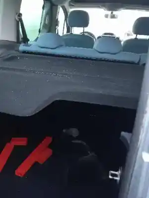 Vehicul casat citroen berlingo station wagon seduction al anului 2013 alimentat 9h06