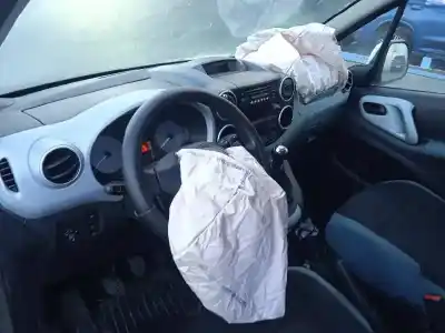 Vehicul casat citroen berlingo station wagon seduction al anului 2013 alimentat 9h06