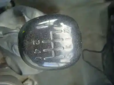 Veículo de Sucata renault   do ano 2000 alimentado 8140.43s