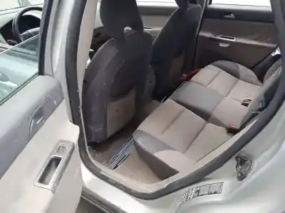 Здавання транспортного засобу volvo v50 familiar 2.0 d momentum року 2004 потужний d4204t