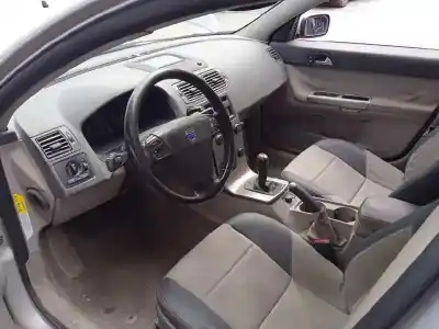 Здавання транспортного засобу volvo v50 familiar 2.0 d momentum року 2004 потужний d4204t