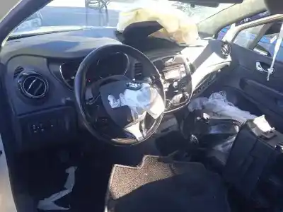 Scrapping Vehicle renault captur dynamique of the year 2015 powered h4b400