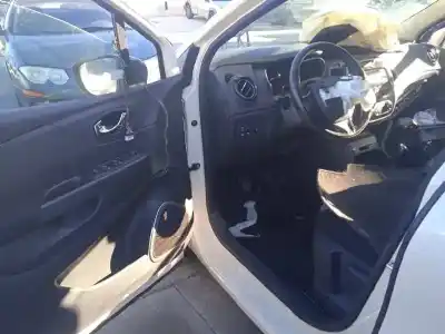 Scrapping Vehicle renault captur dynamique of the year 2015 powered h4b400