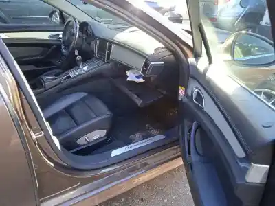 Scrapping Vehicle porsche panamera 4 s of the year 2012 powered m4840