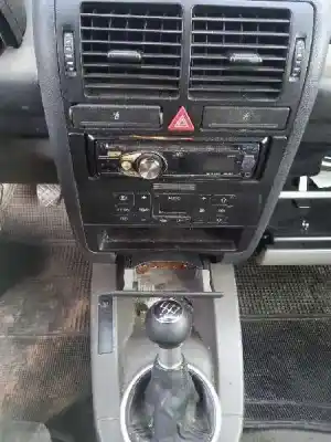 Veículo de Sucata audi a2 (8z) 1.4 tdi do ano 2001 alimentado amf