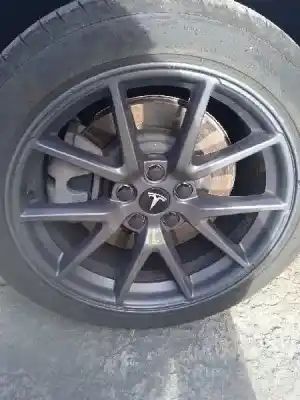Здавання транспортного засобу tesla                                              model 3                                                                                                                                                                                                                                                     року 2021 потужний 3d3