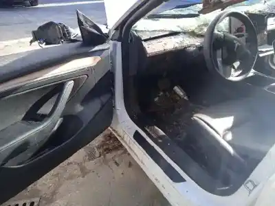 Здавання транспортного засобу tesla                                              model 3                                                                                                                                                                                                                                                     року 2021 потужний 3d3