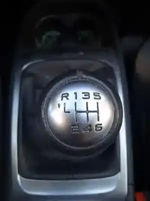 Veículo de Sucata citroen c4 picasso feel do ano 2016 alimentado hny