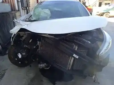 Veículo de Sucata kia cee´d drive do ano 2017 alimentado d4fb