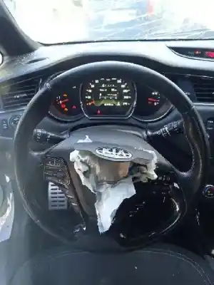 Veículo de Sucata kia cee´d drive do ano 2017 alimentado d4fb