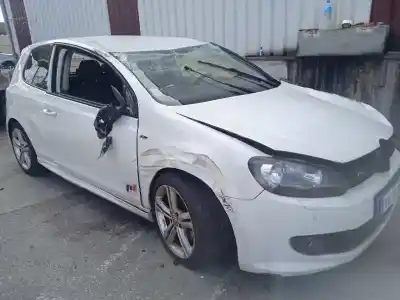 Véhicule à la ferraille volkswagen golf vi (5k1) sport de l'année 2010 alimenté caxa