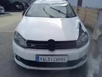 Véhicule à la ferraille volkswagen golf vi (5k1) sport de l'année 2010 alimenté caxa