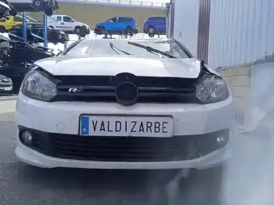 Véhicule à la ferraille volkswagen golf vi (5k1) sport de l'année 2010 alimenté caxa
