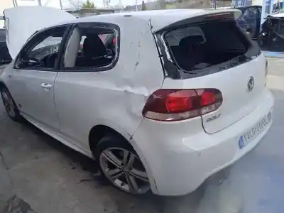 Véhicule à la ferraille volkswagen golf vi (5k1) sport de l'année 2010 alimenté caxa