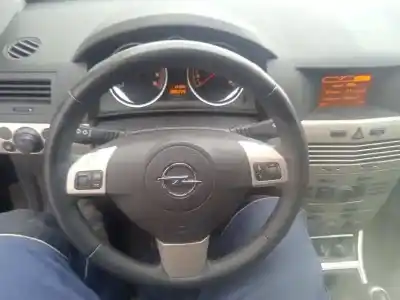 Veículo de Sucata opel astra gtc 1.4 16v do ano 2007 alimentado z14xep